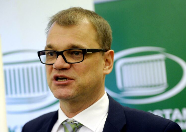 Juha Sipilän keskusta siirtää yhdessä hallituksen kanssa työttömiä toimeentulotuen ja asumistuen asiakkaiksi.