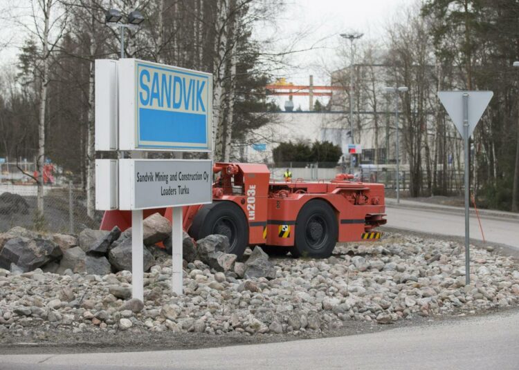 Sandvikin Turun tehtaalla valmistetaan kaivosteollisuuden kuljetus- ja lastauskoneita.