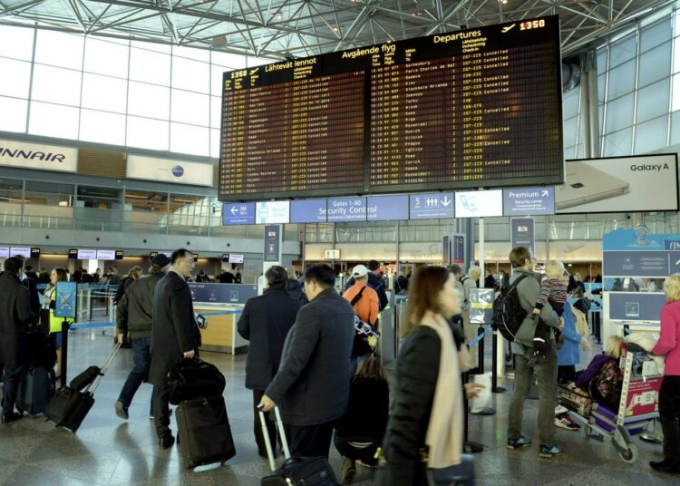 Ilmailualan unionin IAU:n työnseisaus ja siihen liittyvät tukitoimet haittasivat lentoliikenteen palveluja maaliskuussa.