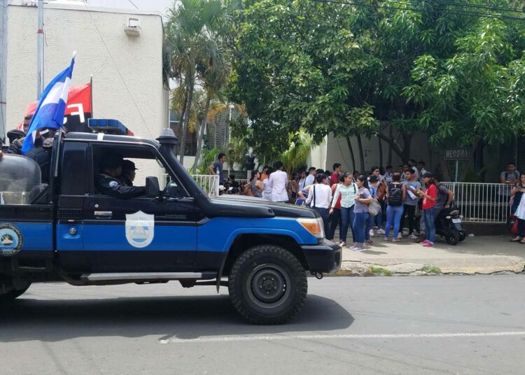 Nicaraguan mielenosoitukset ovat kutistuneet aiemmasta, mutta turvallisuusjoukot tukahduttavat ne edelleen. Lääketieteen opiskelijat yrittivät protestoida Leónissa 12. syyskuuta.