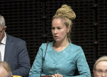 Suurimmat hyödyt veronmuutoksista ovat menneet suurituloisille ja suurten pääomien haltijoille, sanoi Hanna Sarkkinen.