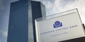 Tässä tilanteessa kaikki vastuu – niin tekninen kuin poliittinenkin – kaatuu Euroopan keskuspankin harteille, sanoo Sosten pääekonomisti Jussi Ahokas.