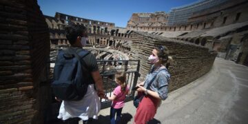 Italia menettää tänä vuonna paljon matkailutuloistaan. Rooman Colosseum avattiin uudelleen yleisölle kesäkuun 1. päivänä.