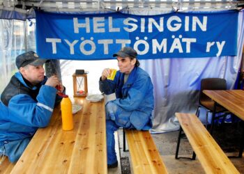 Työ- ja elinkeinoministeriö valmistelee kiireellä lainmuutosta, jonka pelätään ajavan palkkatukityöllistämisen alas. Oikeudellinen asiantuntija Inka Lilja ei usko, että vaikkapa työttömien yhdistyksen kahvila kaataisi paikkakunnan muita kahviloita.