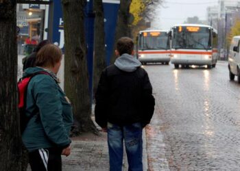 Vasemmistoliiton ryhmän mielestä erilaisia vaihtoehtoja on syytä selvittää Lahden paikallis- ja seutuliikenteen kehittämiseksi.