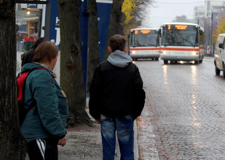 Vasemmistoliiton ryhmän mielestä erilaisia vaihtoehtoja on syytä selvittää Lahden paikallis- ja seutuliikenteen kehittämiseksi.
