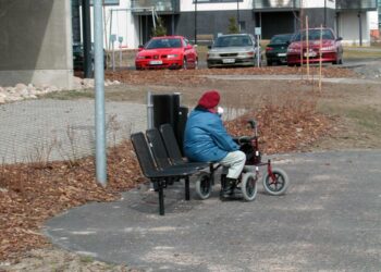 Turvalliset liikkumismahdollisuudet ovat tärkeitä myös ikäihmisille.