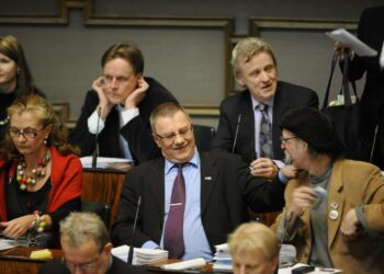 Kovinta kieltä käyttivät Vanhasen syyteasiassa käyttivät perussuomalaisten kansanedustajat
