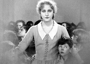 Metropolis on tieteiselokuvan maineikas edustaja entistäkin täydellisemmäksi restauroituna. Kuvassa Brigitte Helm.