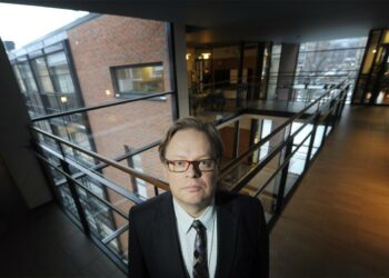 VATTin ylijohtaja Juhana Vartiainen ei todellakaan ole Suomeen muutettuaan pitänyt kynttiläänsä vakan alla.