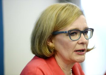 Ministeri Paula Risikko ilmoitti kokoomuksen kannan. Metropolihallintoa ei tule.