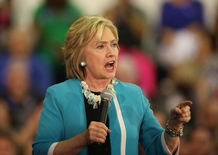 Hillary Clinton on nyt toista mieltä kuin ulkoministerinä ollessaan. Kuvassa Clinton puhumassa Floridassa viime viikolla.