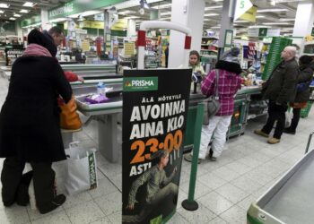 Osuuskauppojen S-ryhmä aikoo pitää kauppojaan auki vappuna laajoilla aukioloilla.