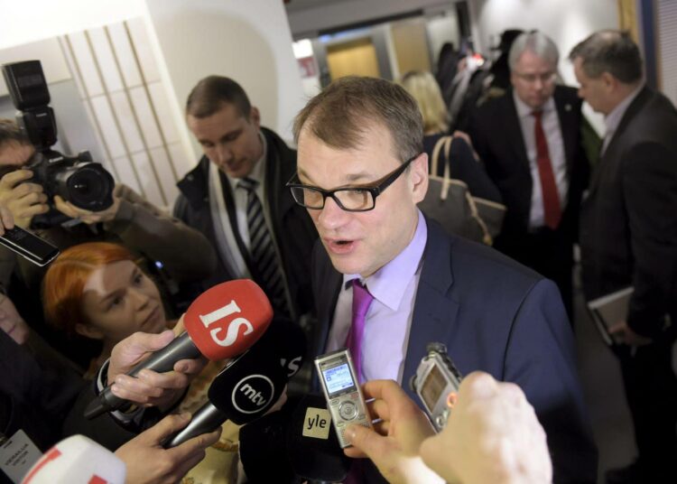 Pääministeri Juha Sipilä selvitti hallituksen näkemyksiä SAK:n hallitukselle.
