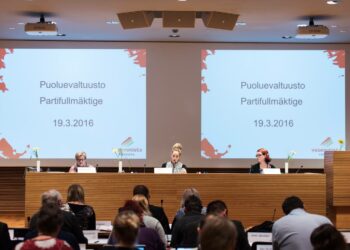 Kilpailukykysopimus puhutti Helsingissä koolla ollutta vasemmistoliiton puoluevaltuustoa