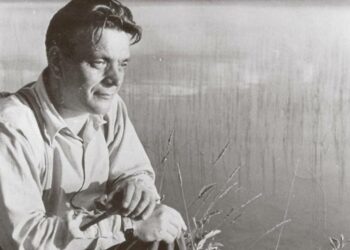 Pentti Haanpää (1905–1955) tunnetaan erityisesti laajasta, usein yhteiskuntakriittisestä novellituotannostaan.