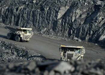 Kaivosyhtiö Terrafame Groupin alasajo romahduttaisi Kainuun talouden, varoittavat vasemmistoliittolaiset.