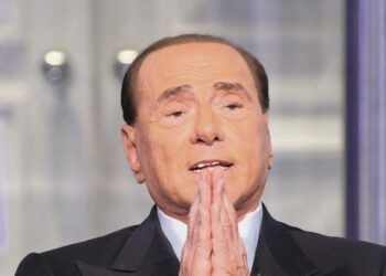 Silvio Berlusconi tv-haastattelussa kesäkuussa.