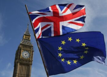 Euroopan komissio on linjannut, että vaihto-opiskelijat saavat suorittaa opintonsa kohdemaassa suunnitellusti loppuun saakka.