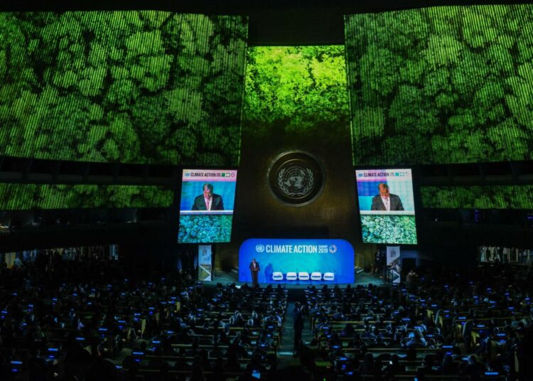 YK:n pääsihteeri António Guterres vetosi poliittisiin päättäjiin ilmastohuippukokouksessa maanantaina New Yorkissa.