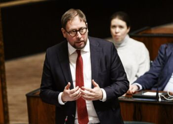 Paavo Arhinmäki.