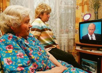 Borovikin mukaan pääpaino julkisessa sanassa on siirtynyt pois kirjallisuudesta televisioon ja internetiin.