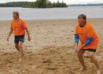 Saranpään veljekset Ville (vas.) ja Erkki palasivat tutun lajin pariin 25 vuoden jälkeen.