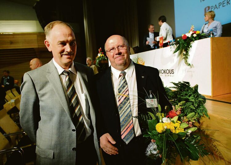 Jouko Ahonen (oik.) valittiin torstaina yksimielisesti Paperiliiton puheenjohtajaksi. Työttömyyskassan hallituksen puheenjohtajana jatkaa sihteeri Sauli Kovanen.