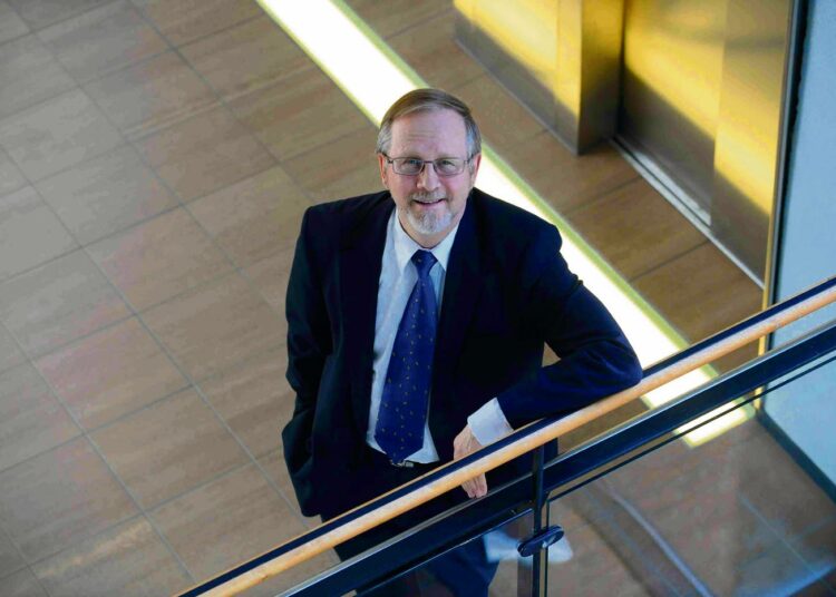 Professori Vesa Kanniainen.