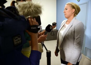 Valtiovarainministeri Jutta Urpilainen lehdistön haastateltavana keskiviikkona.