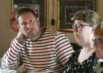 Ministeriryhmän kokouksessa Jyväskylässä olivat mukana muun muassa varapuheenjohtaja Aino-Kaisa Pekonen, puheenjohtaja Paavo Arhinmäki, ministeri Merja Kyllönen ja eduskuntaryhmän puheenjohtaja Annika Lapintie.