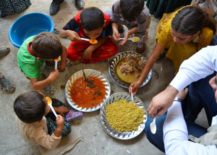 YK:n alainen Maailman ruokaohjelma (WFP) on pystynyt Saudi-Arabian lahjoituksen ansiosta vauhdittamaan ruoka-avustusta sadoille tuhansille Irakissa kotinsa jättäneelle ihmiselle.