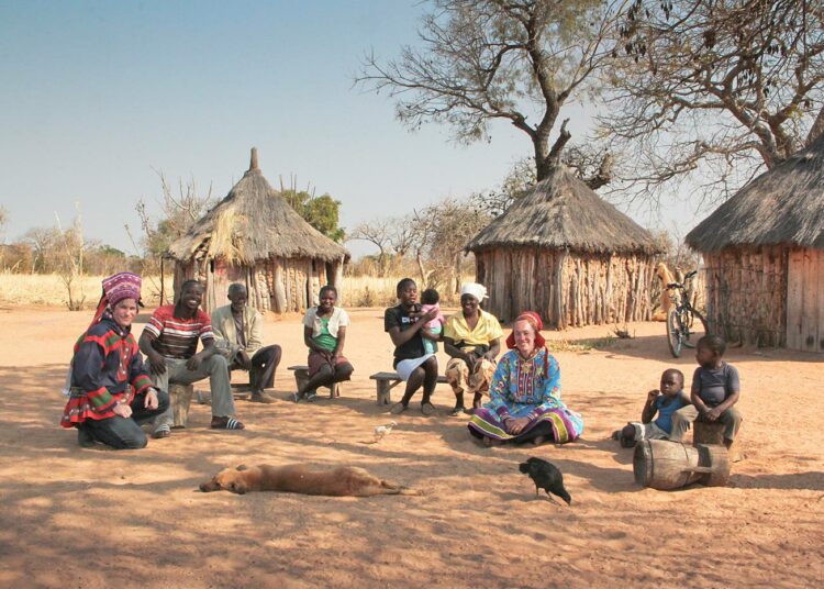 Annika Dahlsten ja Markku Laakso: Kalleyin perhe, Nkurenkuru, Namibia, 2013.