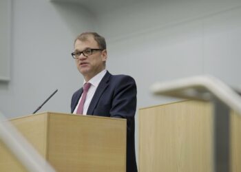 Pääministeri Juha Sipilä valtion vuoden 2016 talousarvioesityksen lähetekeskustelussa tiistaina.