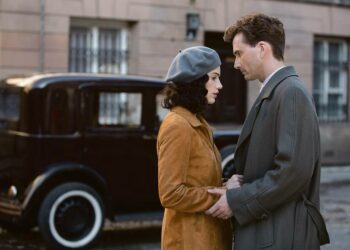 BBC:n tuore minisarja sijoittuu Varsovaan ennen toisen maailmansodan alkua, mutta sota kolkuttaa jo ovella. Kuvassa Janet Montgomery ja David Tennant.