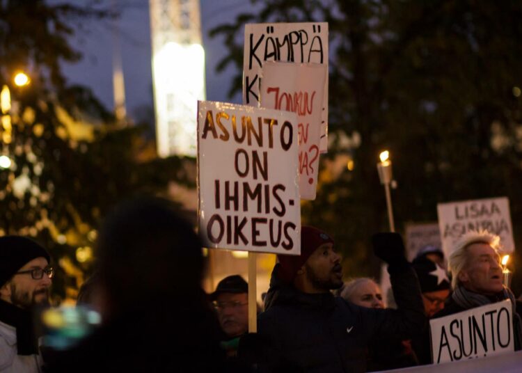 Asunnottomien yötä vietetään vuosittain YK:n köyhyyden ja syrjäytymisen vastaisena päivänä 17. lokakuuta. Tapahtumia on ympäri Suomea.