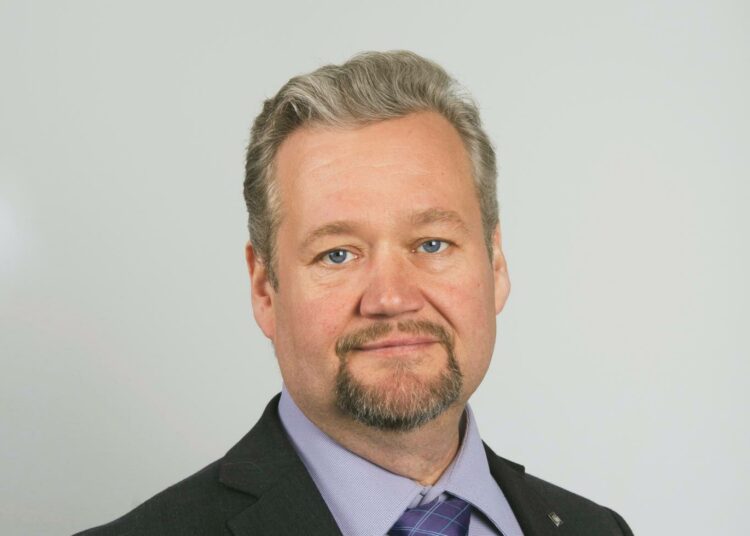 Vasemmistoliiton kansanedustaja Jari Myllykoski vetoaa hallitukseen työttömyysetuuksien verotuksen kohtuullistamisen puolesta.
