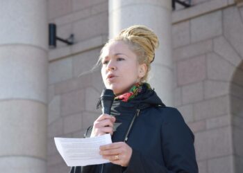 On käsittämätöntä, että keskustan pitäessä sosiaali- ja terveysministerin salkkua toteutetaan Suomen historian suurin sairaalaverkon alasajo, Hanna Sarkkinen sanoo.