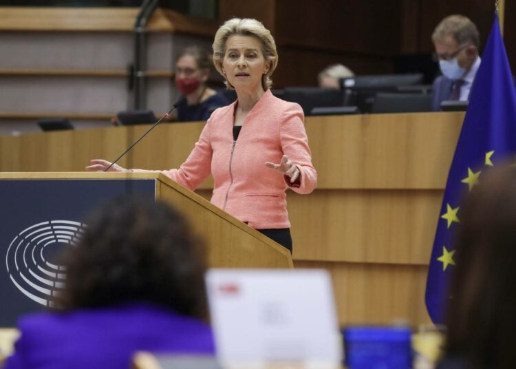 Komission puheenjohtaja Ursula Von Der Leyen piti linjapuheensa Euroopan parlamentille.