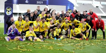 Tänä vuonna Suomen Cup alkoi talvipakkasilla ja päättyi toukokuiseen finaaliin Olympiastadionilla. Cup-mestaruutta juhli KuPS joka päihitti HJK:n rangaistuspotkukilpailun jälkeen.