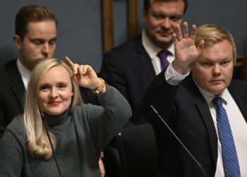 Vihreiden ympäristöministeri Maria Ohisalo ja keskustan maa- ja metsätalousministeri Antti Kurvinen ovat viime aikoina olleet vastakkain metsäasioissa.