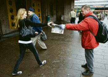 Juha Heinonen ehti jakaa Uutislehti 100:aa melkein seitsemän vuotta, kunnes lehti yhdistettiin Metroon viime syksynä.