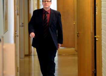 Eri ministeriöiden tehtäväkenttiin liittyvät SAK:n politiikkaohjelmat ovat kaikki Matti Huutolan johdettavana.
