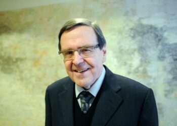 70 vuotta tänään perjantaina täyttävä Kalevi Kivistö ei ole jäänyt toimettomaksi eläkkeelläkään.