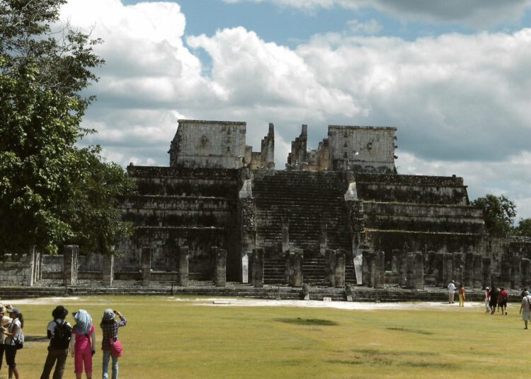 Chichén Itzá temppeleineen on yksi maailman seitsemästä ihmeestä.
