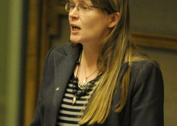 Eeva Maria Maijalan puhetapaa pilkataan.