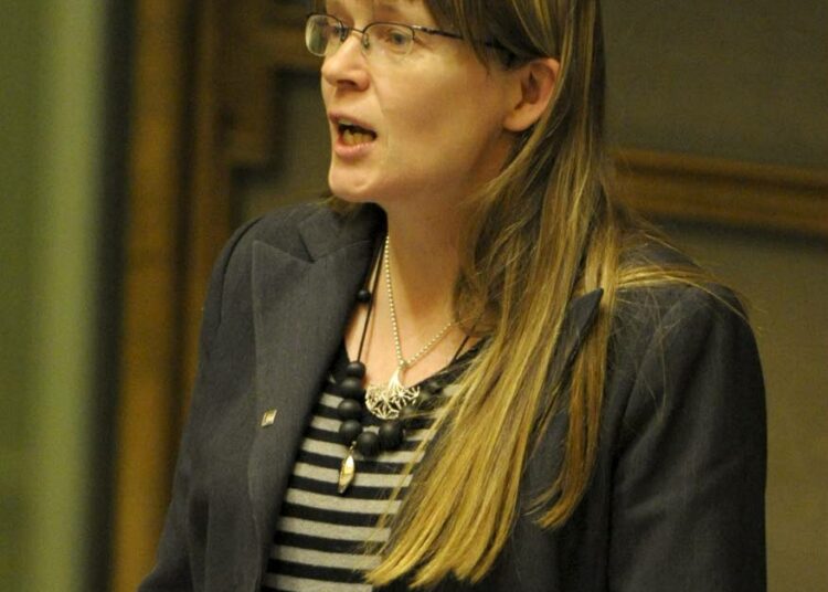 Eeva Maria Maijalan puhetapaa pilkataan.