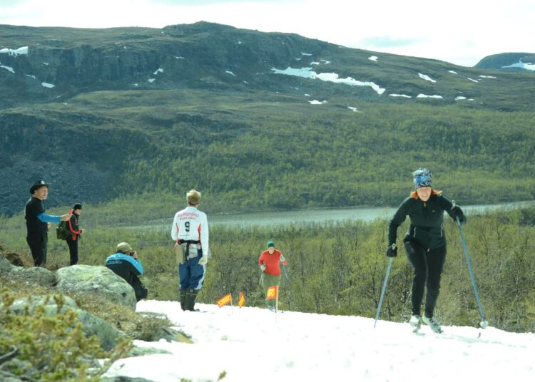 Lunta oli vähän, mutta riittävästi Kilpisjärven juhannushiihtojen tarpeisiin.