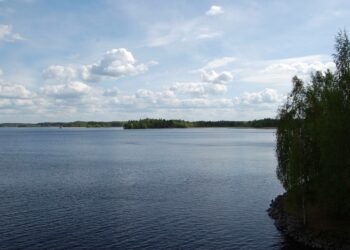 Myös säännöstellyt Päijänne (kuva) ja Oulujärvi ovat suuresta juoksutuksesta huolimatta ajankohtaan nähden erittäin korkealla.