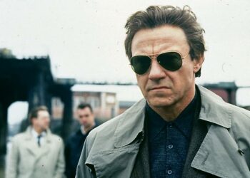 Kova keikka Lontoossa on toimintaelokuva chicagolaispoliisista ja hänen nuo-resta apuristaan, jotka soluttautuvat huumejengiin. Kuvassa Harvey Keitel.